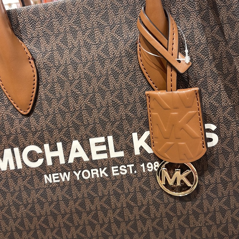 Michael Kors "Mirella" MD EW Tote Brown Shoulder Bag - 35F2G7ZT2B 
Brown 
NWT - Picture 11 of 16